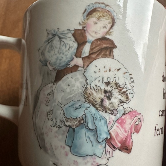 2 Wedgewood small China Peter Rabbit and Miss Tiggy Winkle children mugs - Picture 8 of 12